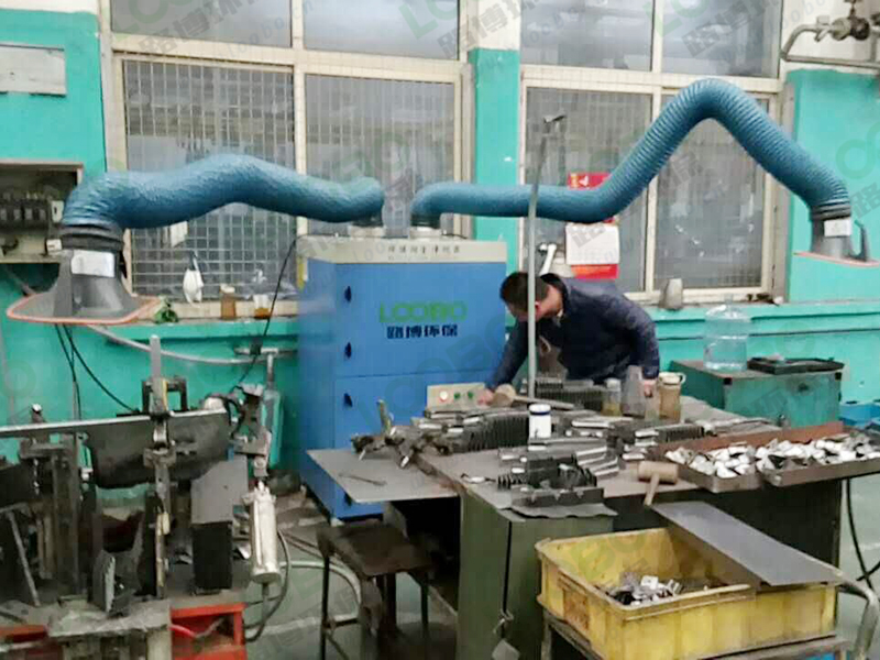 電焊煙塵淨化器吸風量變小如何（hé）解決.jpg